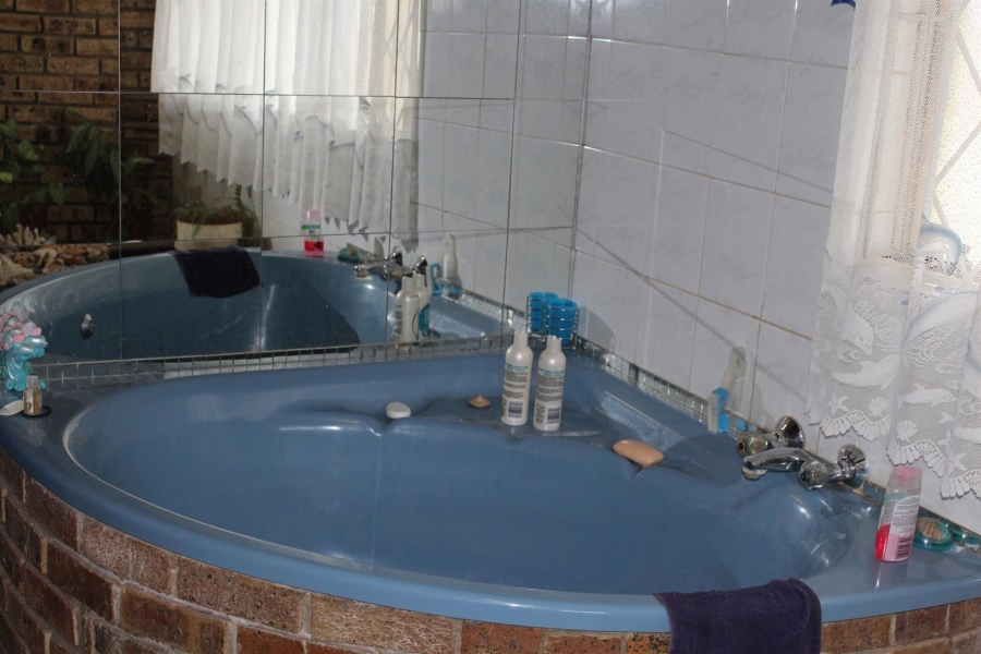 8 Bedroom Property for Sale in Potchefstroom Rural North West